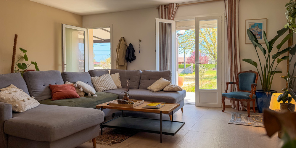 maison à LES PEINTURES (33230)